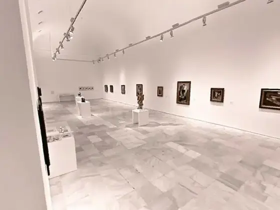 Baños de la cafetería del Centro de Arte Reina