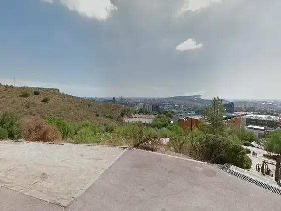 Campo con vistas a Barcelona