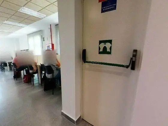 Baños de la Biblioteca CRAI