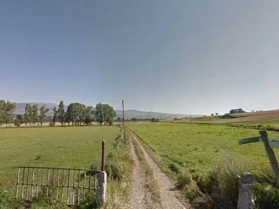Caminito en el campo de Girona