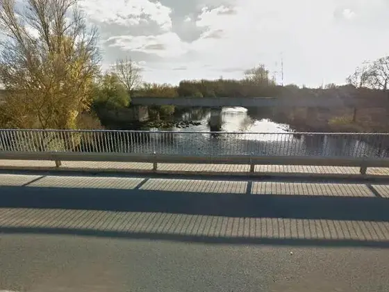 Bajo el puente de la nacional N-501