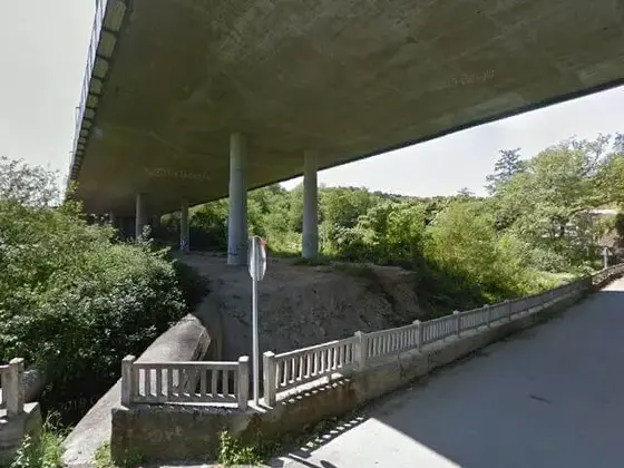 Debajo del puente de Donostia