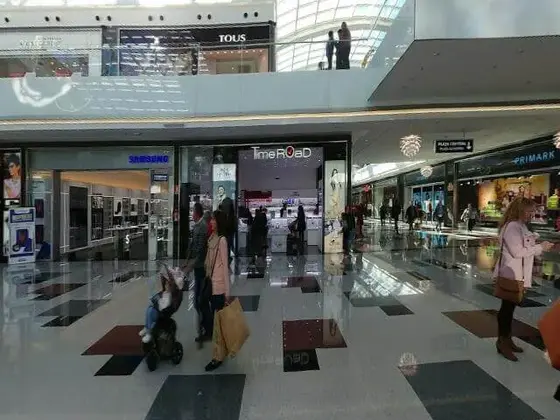 Baños del Centro comercial Nevada