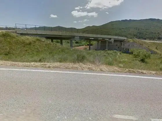 Debajo el puente de la C-240z