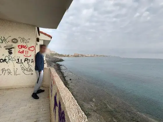 Casa abandonada con vistas al mar